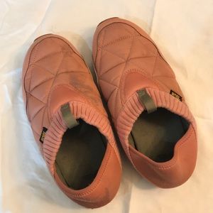 Teva Ember Moc Slippers size 8 women’s